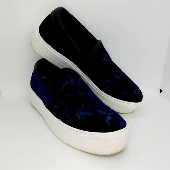 Kenneth Cole Designer Womens Pre-owned Blue Velvet Platform Sneakers- sz. 7 1/2M - Picture 1 of 6